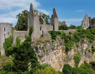 La Forteresse d&rsquo;Angles-sur-l&rsquo;Anglin : un panorama exceptionnel à deux pas des Gîtes de Robins